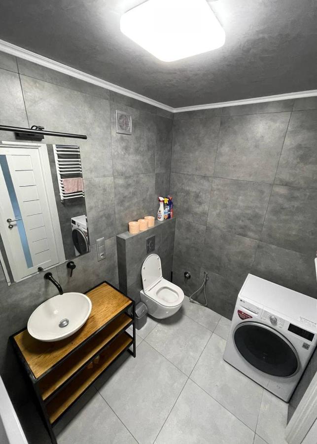 Новая Чистая N2 Квартира 5 Мин От Центра Ternopil Bagian luar foto